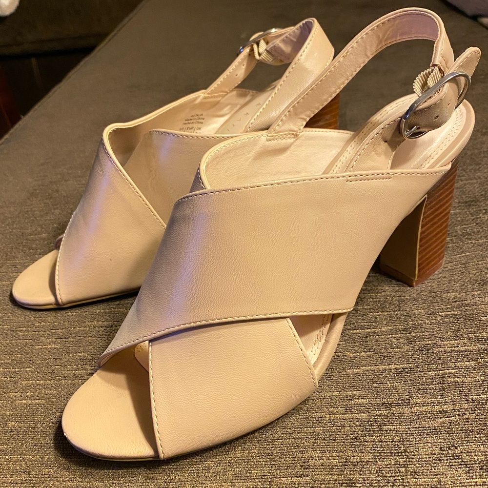 Kelly & Katie nude heels size 9.5 like new